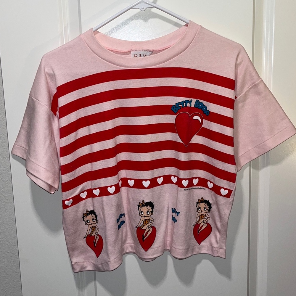 Vintage Betty Boop 1987 Striped Heart Graphic Cropped Tshirt Size (L) 22”X20.5”
